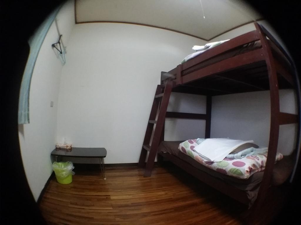 Guesthouse Base Okinawa Наха Екстер'єр фото
