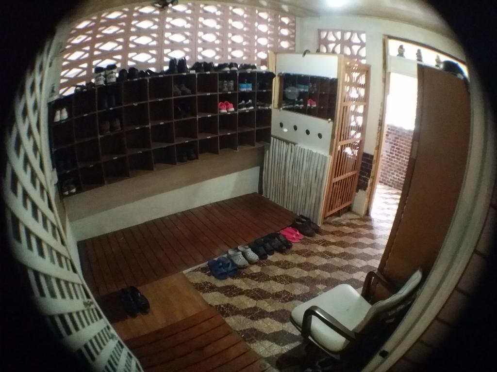 Guesthouse Base Okinawa Наха Екстер'єр фото